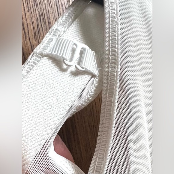 Lululemon Light N Breezy Tank Built in Bra Activewear Yoga Run Gym Workout - Picture 12 of 15